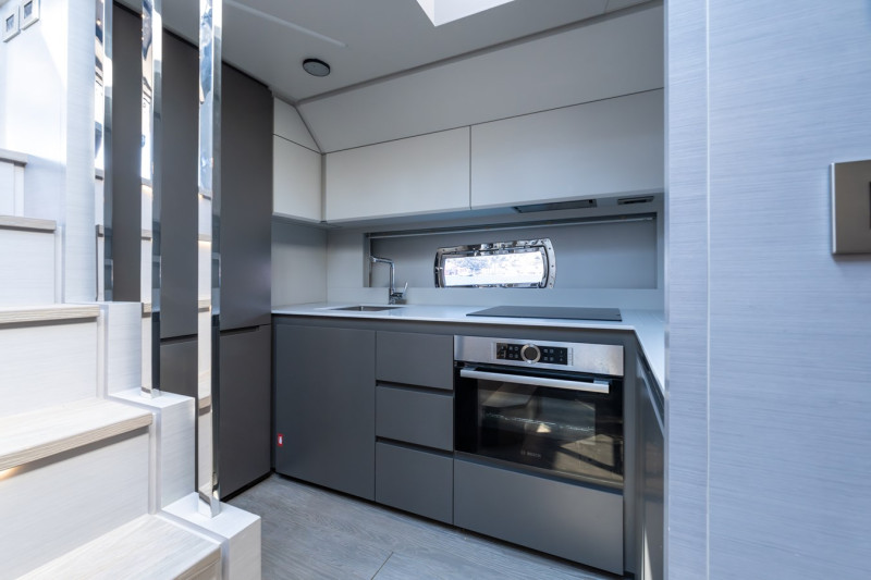 7X 2024 69' 3" PERSHING