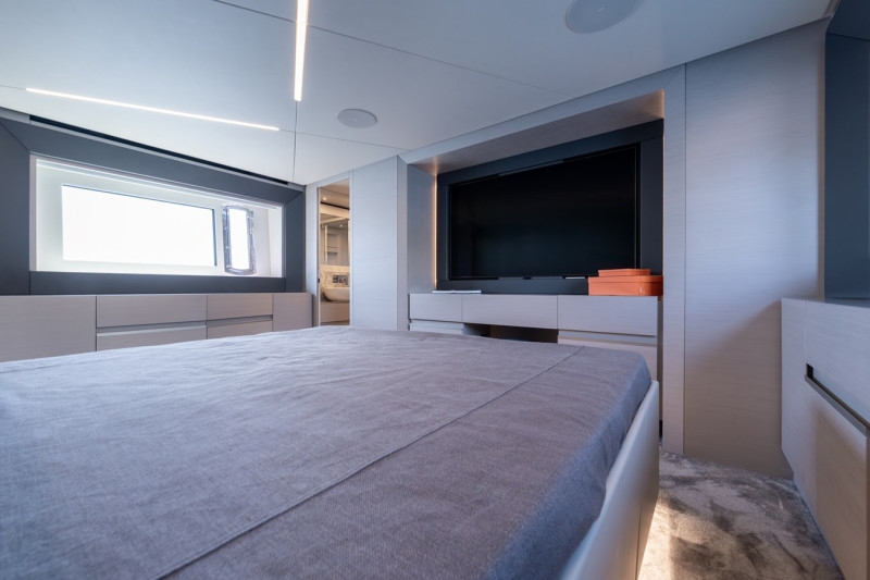 7X 2024 69' 3" PERSHING