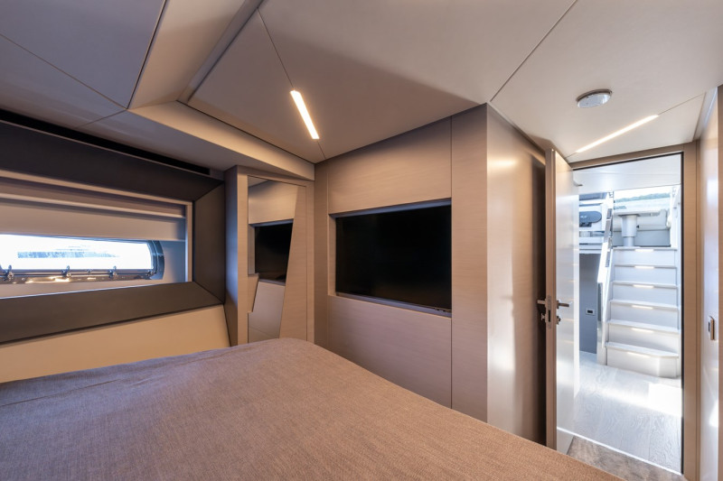 7X 2024 69' 3" PERSHING