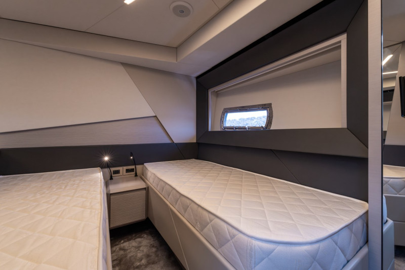 7X 2024 69' 3" PERSHING