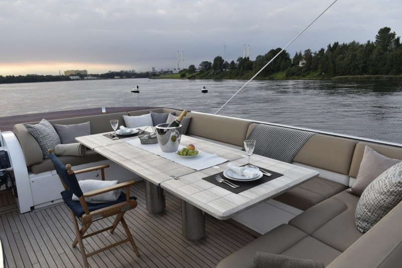 2013 73' 4" PRINCESS YACHTS