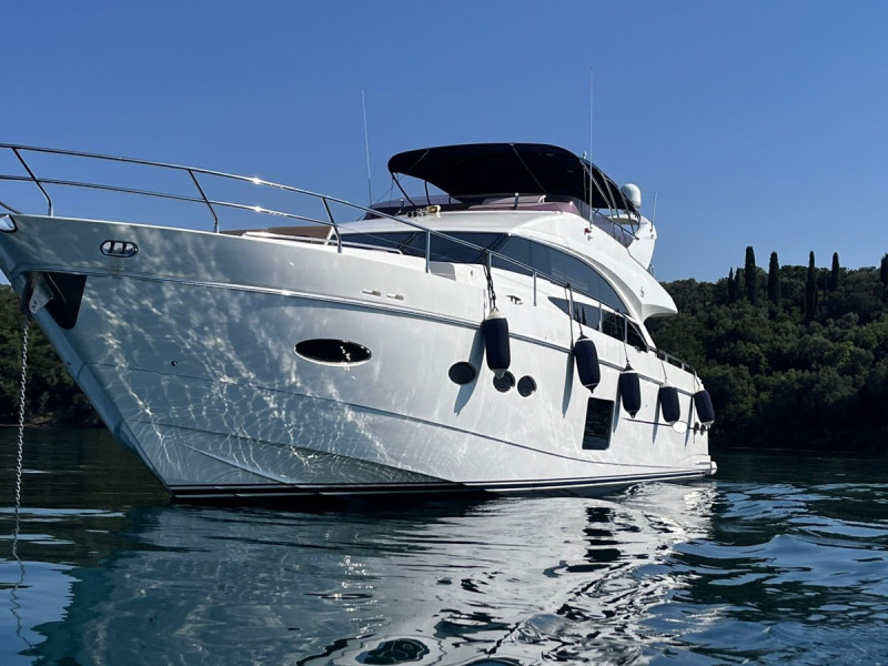 2013 73' 4" PRINCESS YACHTS