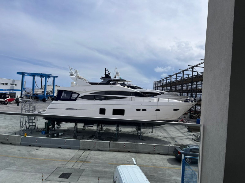 2013 73' 4" PRINCESS YACHTS