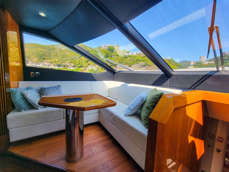 SUNSEEKER 86 2016 86' 4" SUNSEEKER