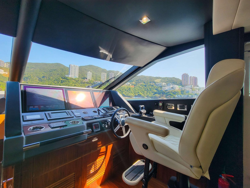 SUNSEEKER 86 2016 86' 4" SUNSEEKER