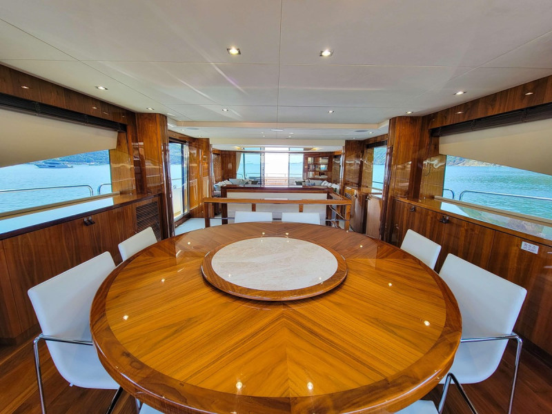 SUNSEEKER 86 2016 86' 4" SUNSEEKER