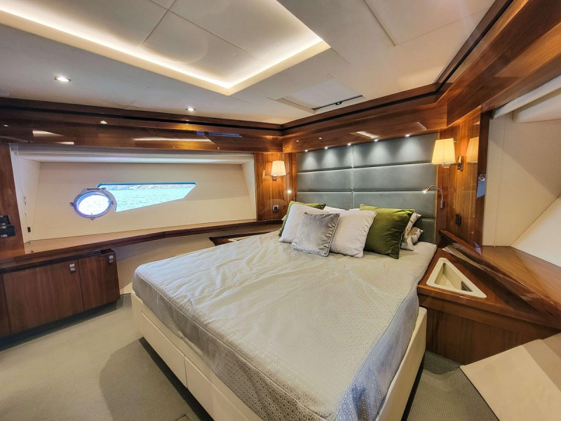 SUNSEEKER 86 2016 86' 4" SUNSEEKER