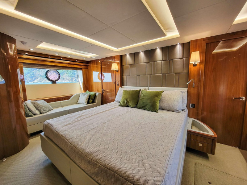 SUNSEEKER 86 2016 86' 4" SUNSEEKER