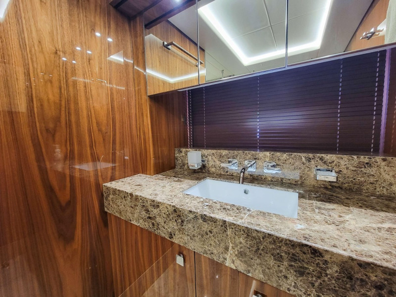 SUNSEEKER 86 2016 86' 4" SUNSEEKER