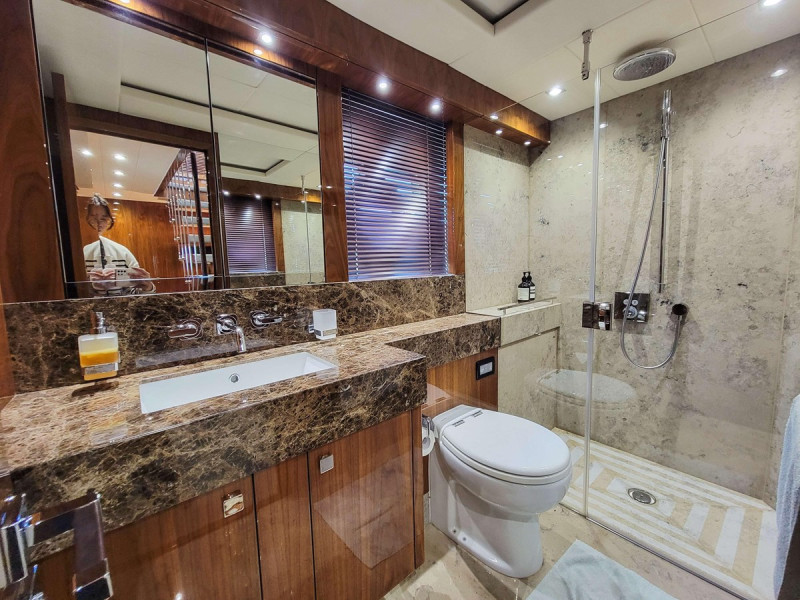 SUNSEEKER 86 2016 86' 4" SUNSEEKER