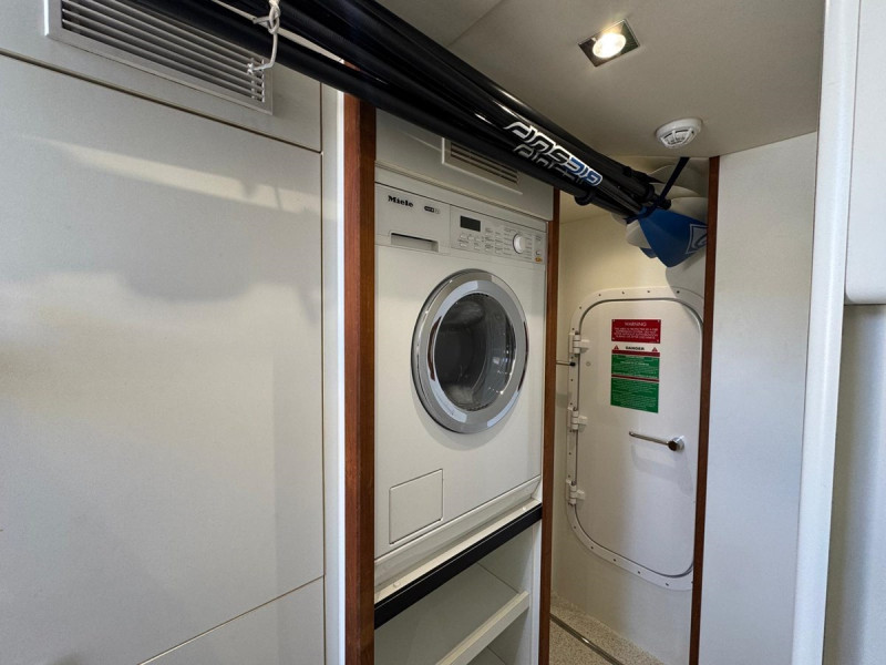 SUNSEEKER 86 2016 86' 4" SUNSEEKER