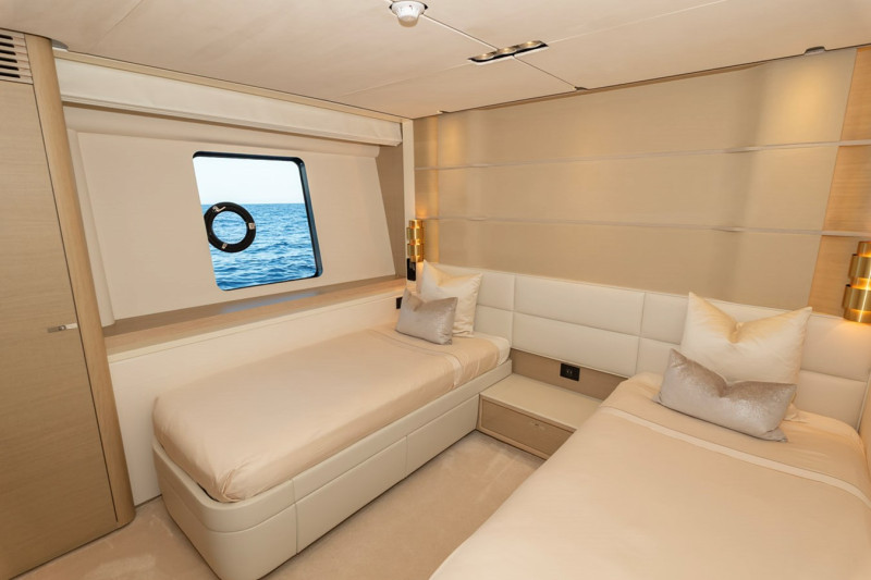 30M 2019 98' 5" PRINCESS YACHTS