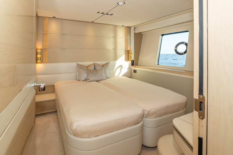 30M 2019 98' 5" PRINCESS YACHTS