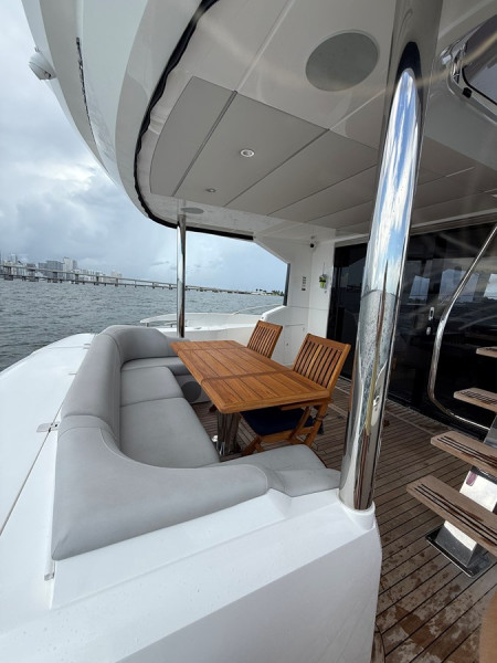 MANHATTAN 68 2022 68' 0" SUNSEEKER
