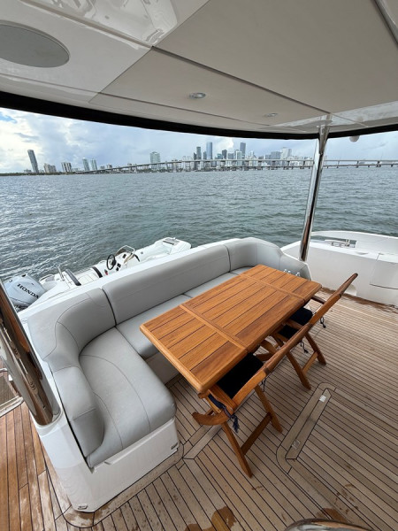 MANHATTAN 68 2022 68' 0" SUNSEEKER