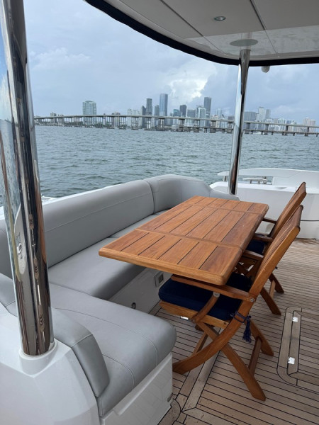 MANHATTAN 68 2022 68' 0" SUNSEEKER