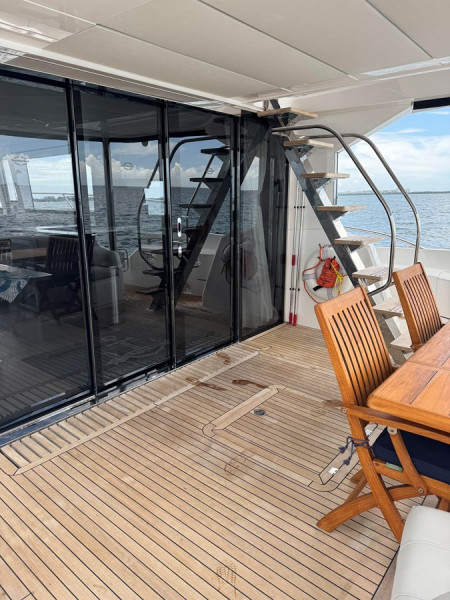 MANHATTAN 68 2022 68' 0" SUNSEEKER