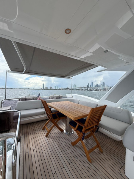 MANHATTAN 68 2022 68' 0" SUNSEEKER