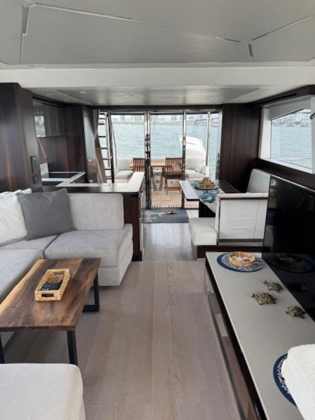 MANHATTAN 68 2022 68' 0" SUNSEEKER