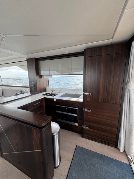 MANHATTAN 68 2022 68' 0" SUNSEEKER