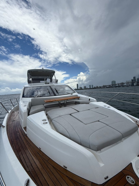 MANHATTAN 68 2022 68' 0" SUNSEEKER