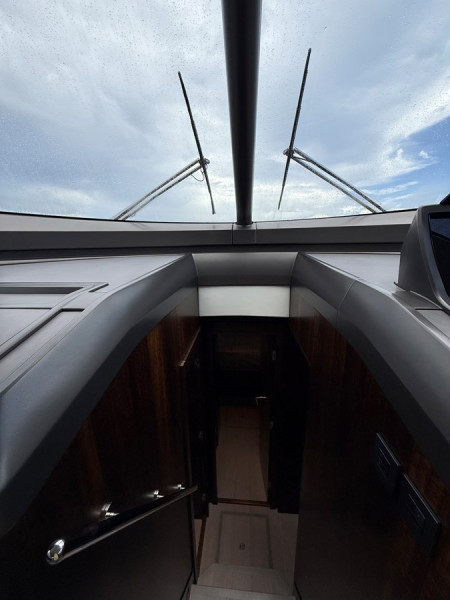 MANHATTAN 68 2022 68' 0" SUNSEEKER