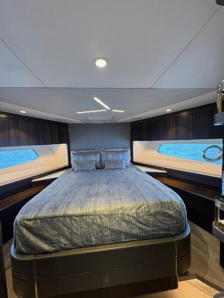 MANHATTAN 68 2022 68' 0" SUNSEEKER