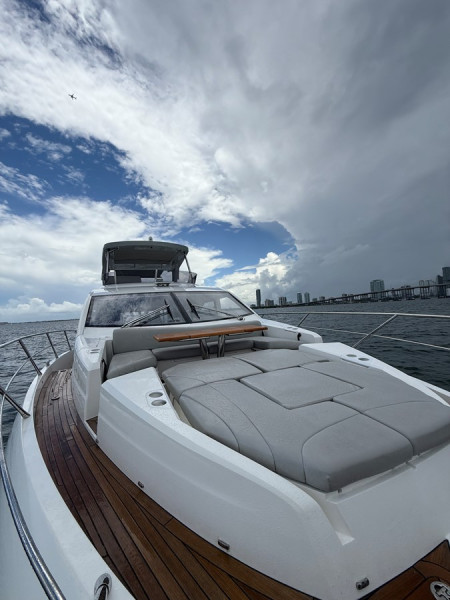 MANHATTAN 68 2022 68' 0" SUNSEEKER