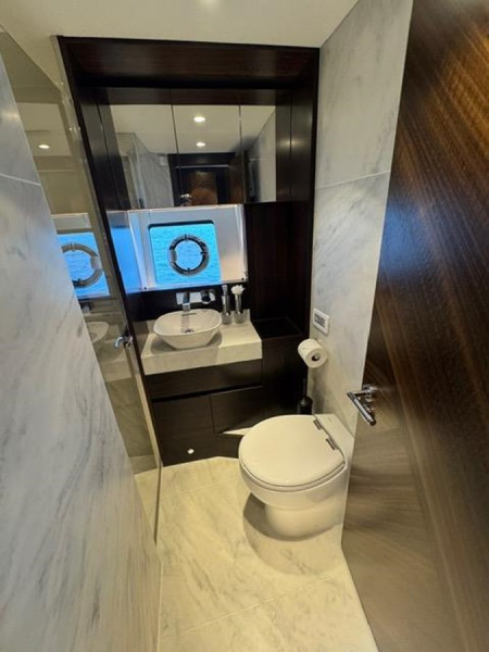 MANHATTAN 68 2022 68' 0" SUNSEEKER