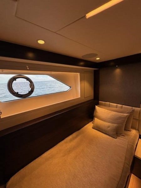 MANHATTAN 68 2022 68' 0" SUNSEEKER