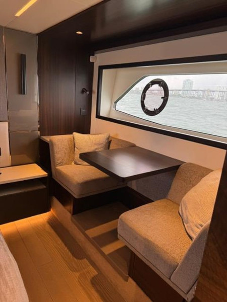 MANHATTAN 68 2022 68' 0" SUNSEEKER