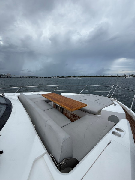 MANHATTAN 68 2022 68' 0" SUNSEEKER