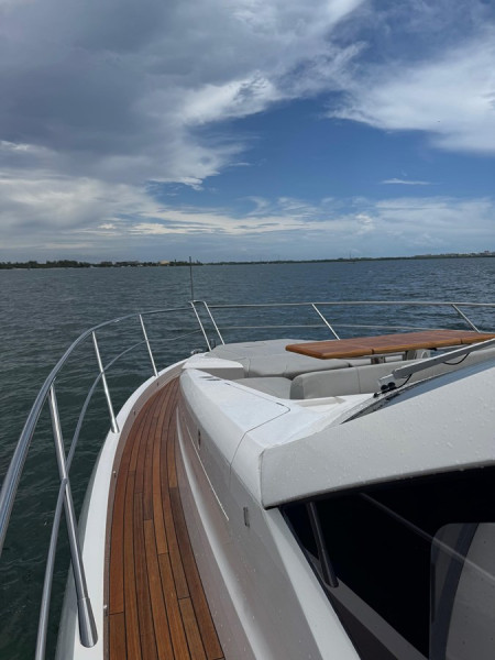 MANHATTAN 68 2022 68' 0" SUNSEEKER