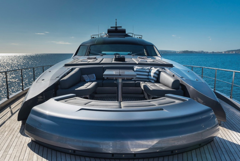 PERSHING 108 2016 108' 11" PERSHING