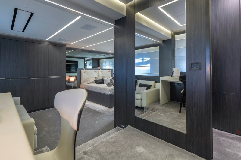 PERSHING 108 2016 108' 11" PERSHING