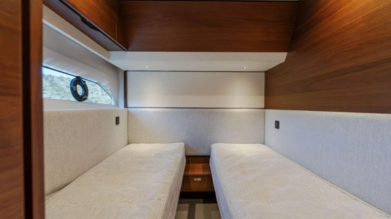 F55 2021 PRINCESS YACHTS