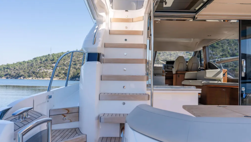 F55 2021 PRINCESS YACHTS