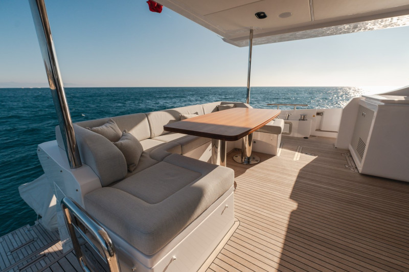 FLY 72 2023 74' 3" AZIMUT YACHTS