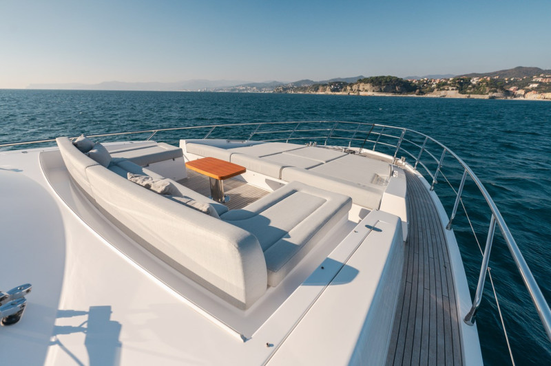 FLY 72 2023 74' 3" AZIMUT YACHTS