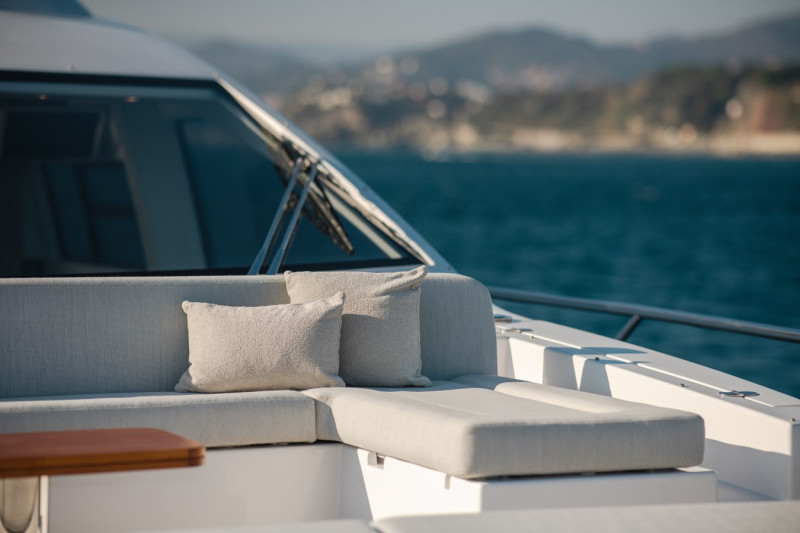 FLY 72 2023 74' 3" AZIMUT YACHTS