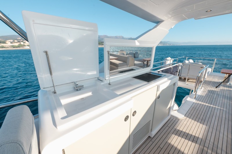 FLY 72 2023 74' 3" AZIMUT YACHTS