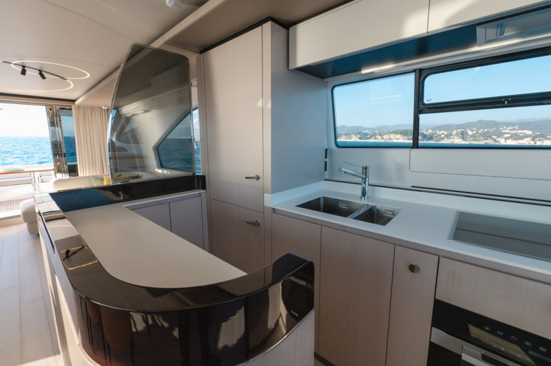 FLY 72 2023 74' 3" AZIMUT YACHTS