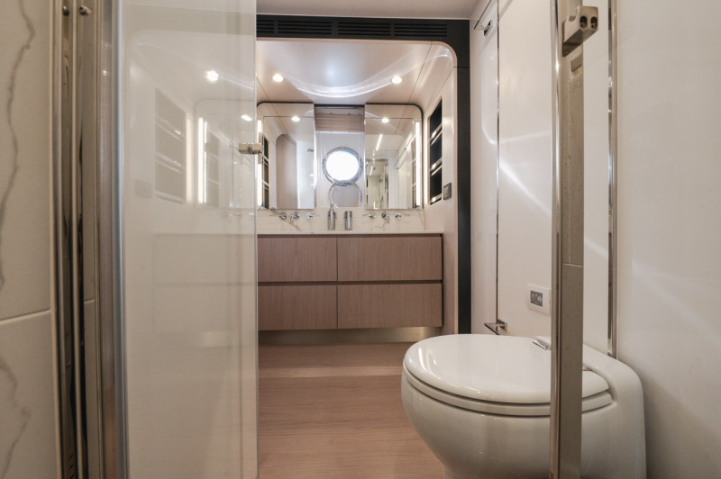 FLY 72 2023 74' 3" AZIMUT YACHTS