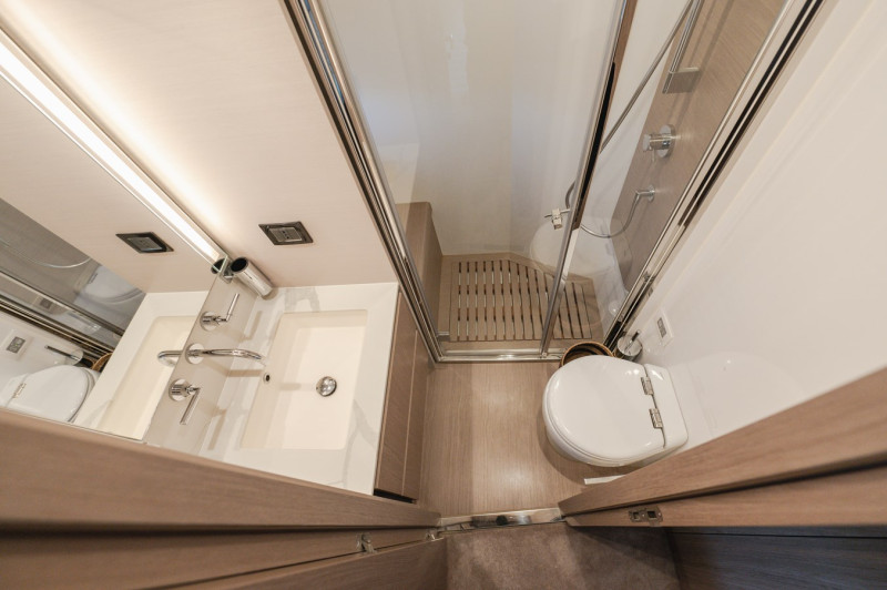 FLY 72 2023 74' 3" AZIMUT YACHTS