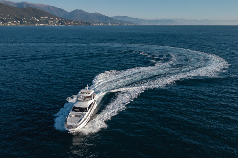 FLY 72 2023 74' 3" AZIMUT YACHTS
