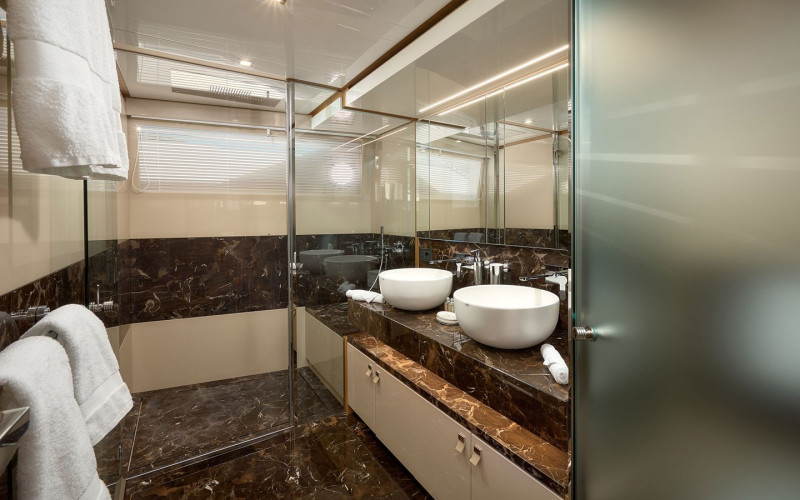 2019 95' 10" FERRETTI YACHTS