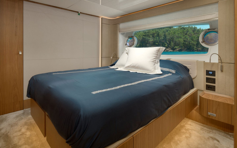 2019 95' 10" FERRETTI YACHTS