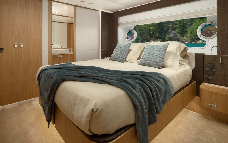 2019 95' 10" FERRETTI YACHTS