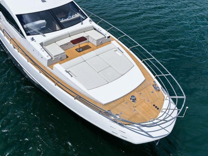 FLYBRIDGE  2018 80' 0" AZIMUT YACHTS