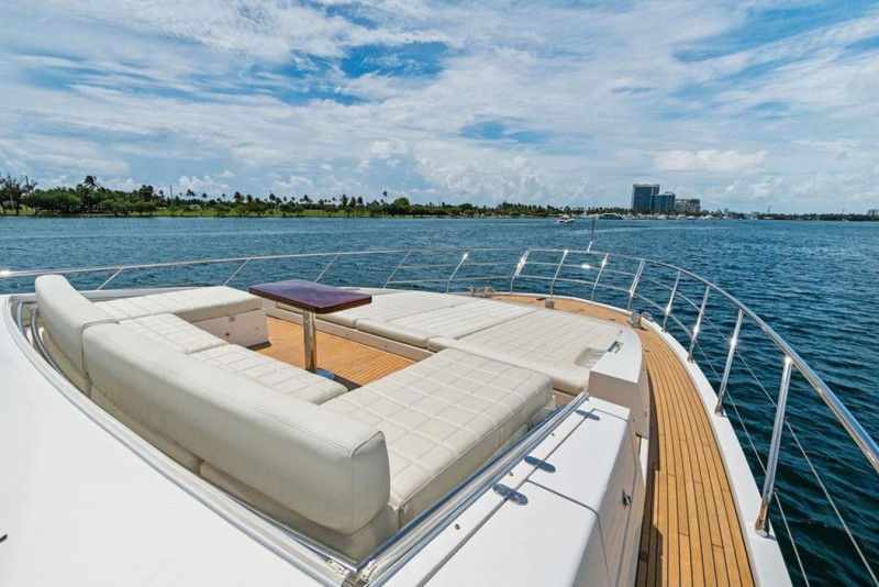 FLYBRIDGE  2018 80' 0" AZIMUT YACHTS